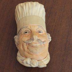 Vintage 1969 Bossons Chalkware 3D Chef Sculpture Wall Hanging Signed 
England. Pre-owned, good shape, display item. Please see photos for 
details.
It