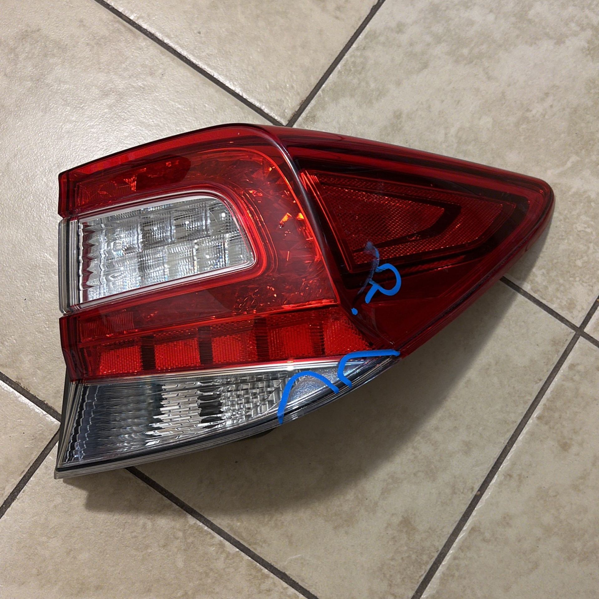 2017 2019 Subaru Impreza right Tail Light oem still in excellent Condition