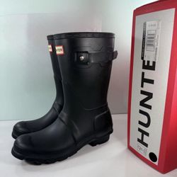 Hunter women’s original short rubber waterproof boots - size 6- buckle missing