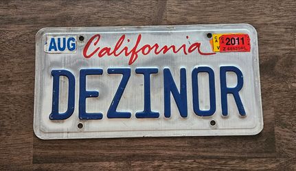 DESIGNER "DEZINOR", EXPIRED LICENSE PLATE