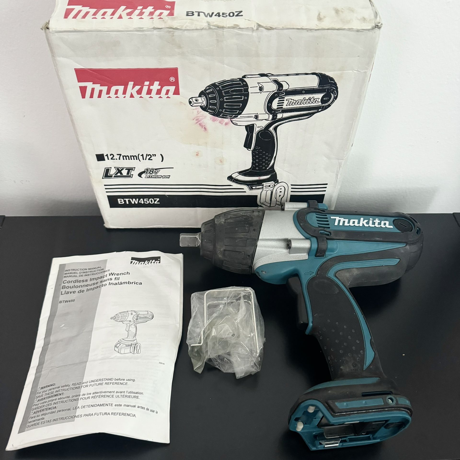 Makita BTW450 18V LXT Lithium-Ion Cordless 1/2" High Torque Impact Wrench