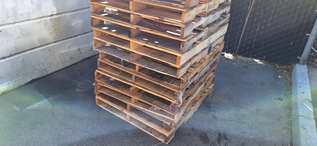 Wood Pallets All Irvine Pick Up