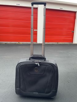 Travelpro carry on suitcase