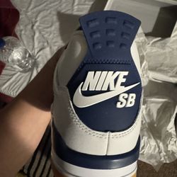 JORDAN 4 SB SIZE 10.5 *** NEW***