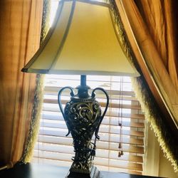 Traditional Table lamp