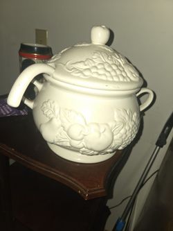 Ventage Soup Tureen