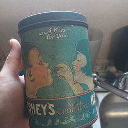 Hershey Kiss Tin