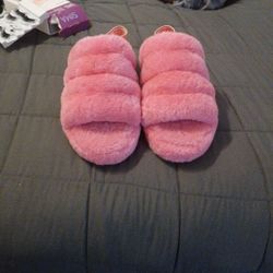 HOT PINK UGGS FLUFF SLIDES GIRLS SIZE 10 