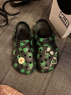 weeed symbol crocs ( size 9 )
