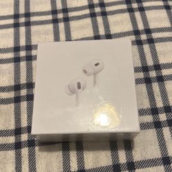 185$ Apple AirPods Pro 2nd Generation with MagSafe Wireless Charging Case - White