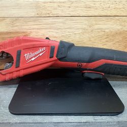 Milwaukee M12 12V Lithium-Ion Cordless Copper Tubing Cutter (Tool-Only)