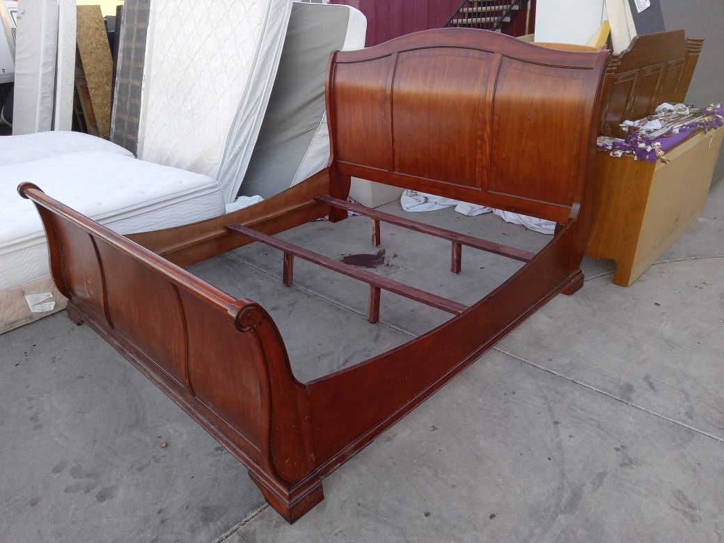 Nice Large Super Strong and Sturdy Solid Heavy Oak King-size Sleigh Bed Frame