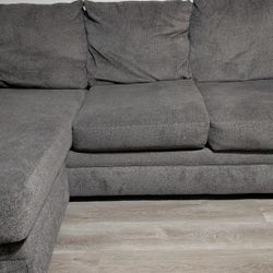 Couch With Reversible Chaise 