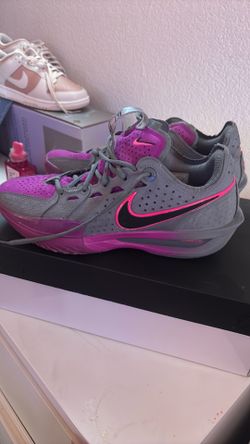 Gt cut 3 hot fuchsia sz 8.5