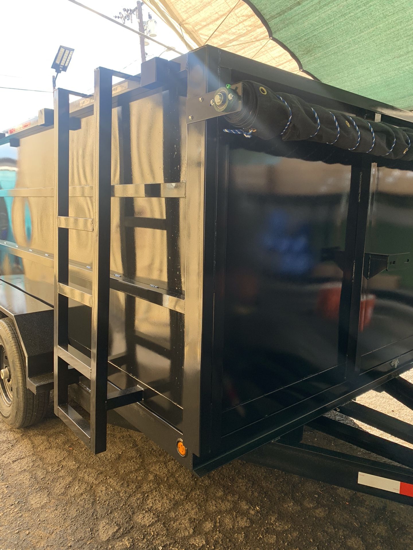 Smooth Dump Trailer With Extras