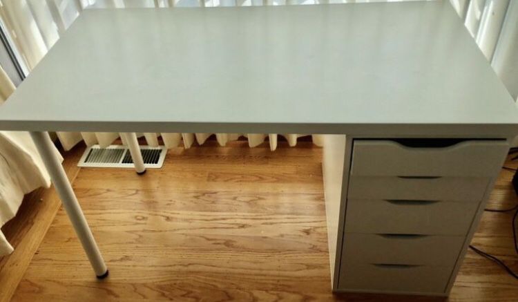 Sale! White desk and drawers - very good condition