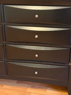 Free 8 drawer dresser and mirror