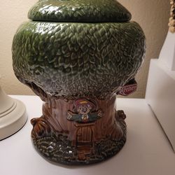 vintage 1981 McCoy keebler elf cookie jar