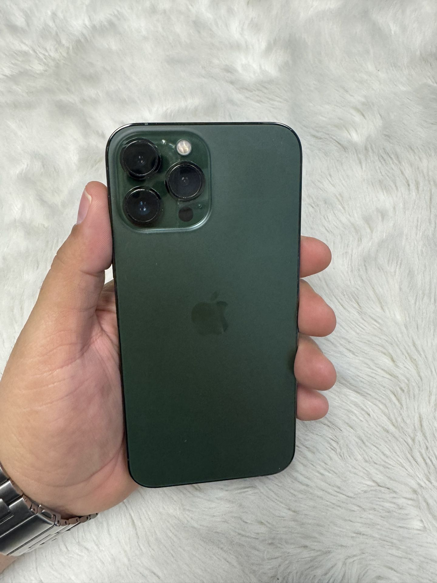 Apple iPhone 13 Pro Max 128GB Unlocked $525