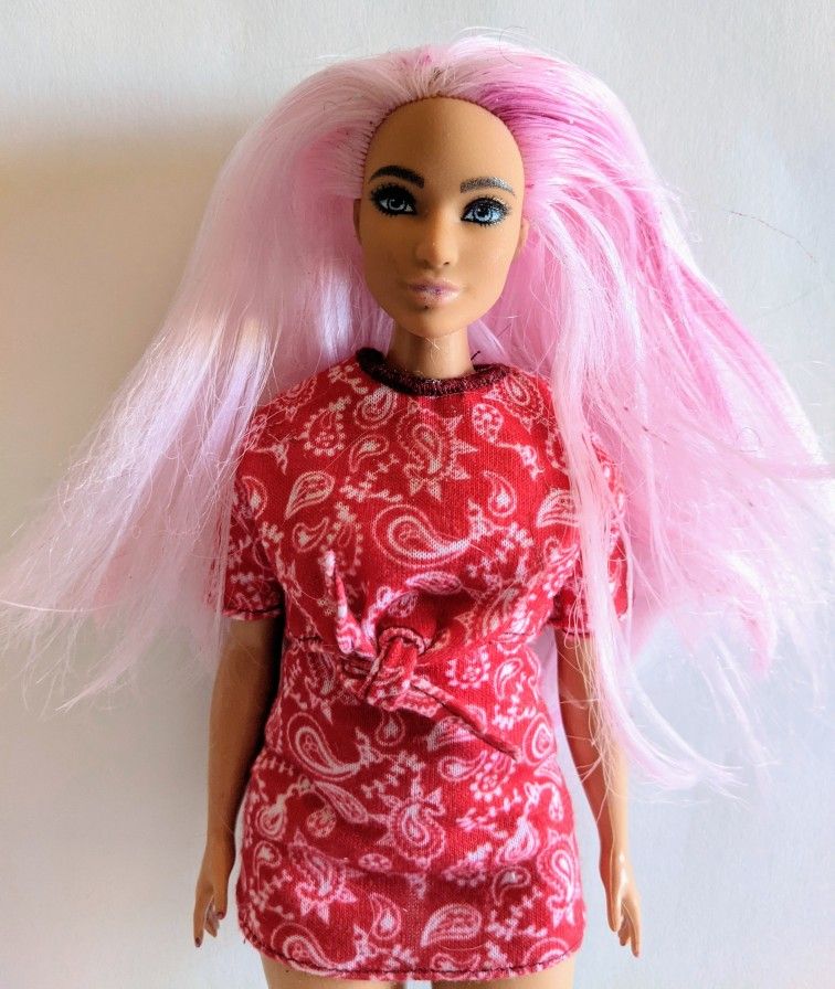 Barbie Fashionistas Curvy Doll
