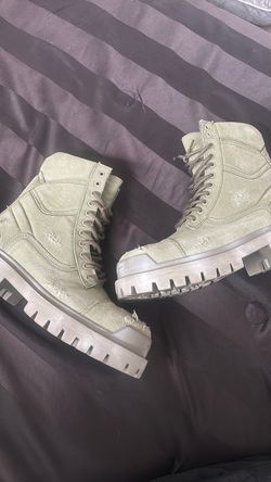 Strike boots