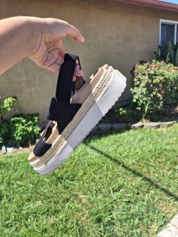 Sandles