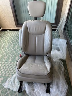 2012 Nissan Quest
