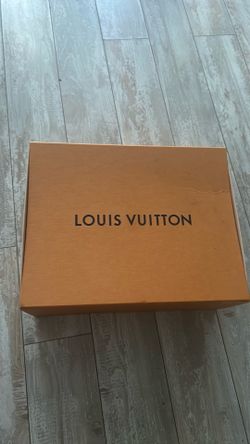 LV Women’s pouch