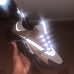 Dior B22s