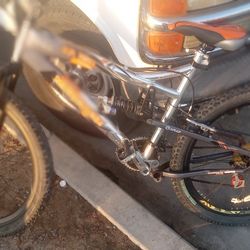 Full Suspention Mongose Mountian Bike