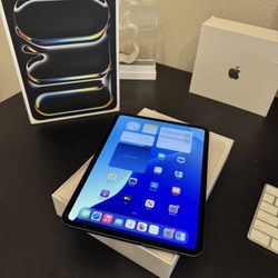 Apple 11” iPad Pro M4 Chip 256GB WiFi+Cellular! Like new! We offer financing!