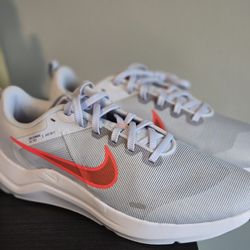 Nike Downshifter 12 Mens Sized 11