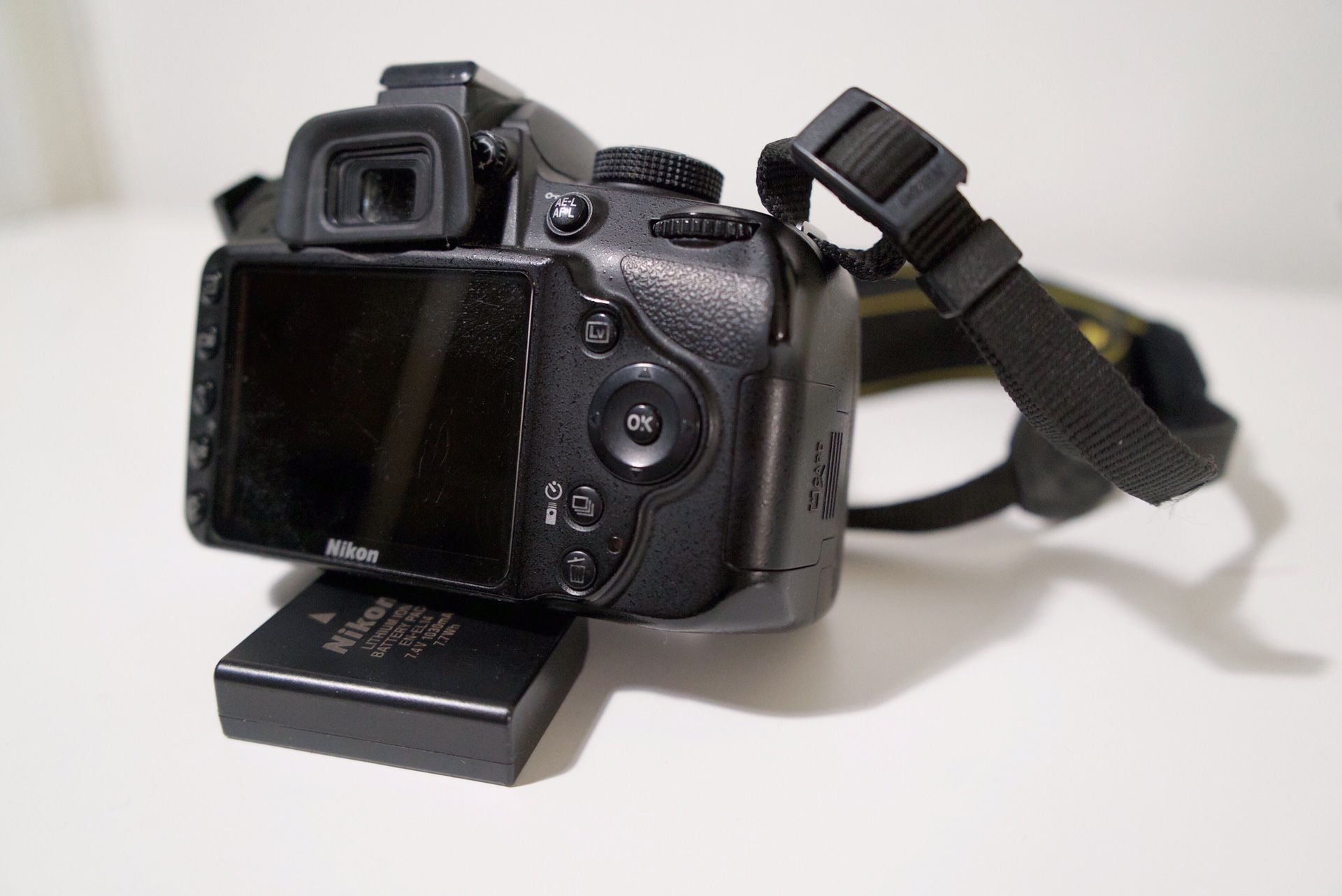 Nikon D3200 (DSLR/Digital Camera)