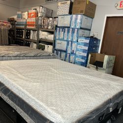 Brand New Queen hybrid Plush Memory Foam 