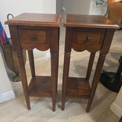 Vinatge Pier One End Table Set