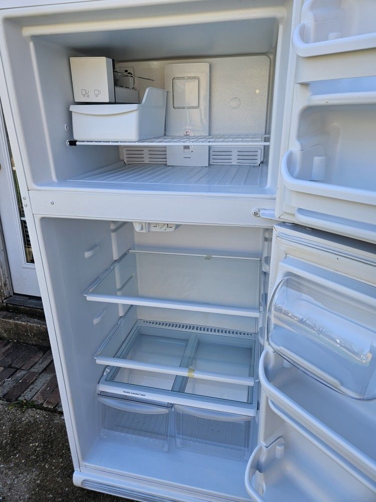 Kenmore top-freezer refrigerator