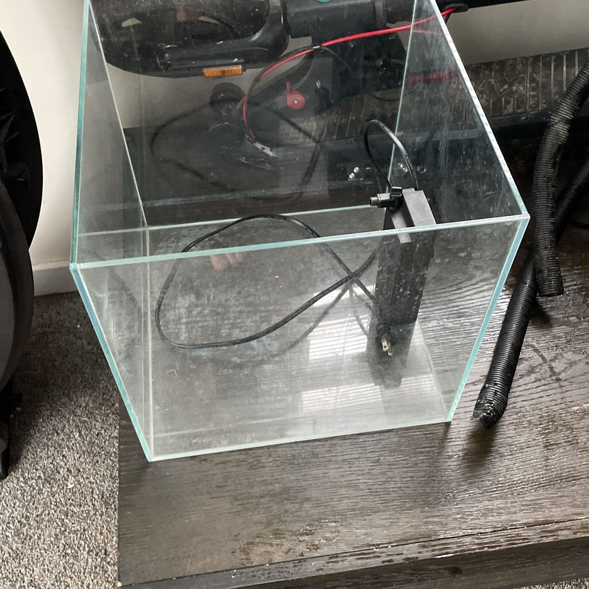 Rimless Cube Tank With Filter