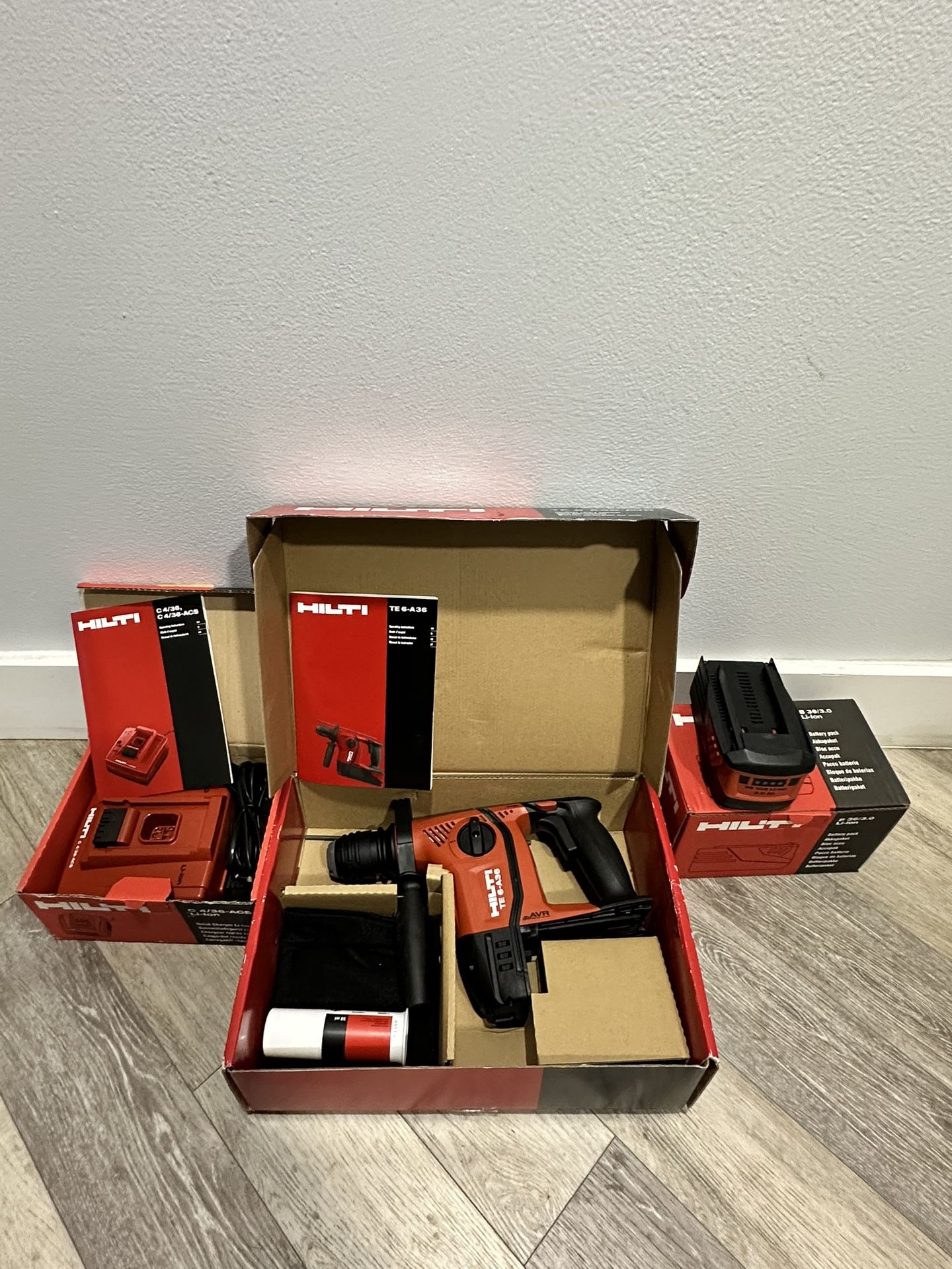 Hilti TE 6-A36, 1/2 Cordless Rotary Hammer Drill 36v with Battery and Charger included 