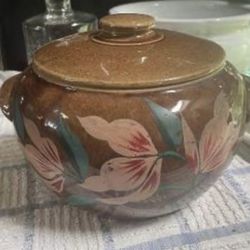 Amazing Vintage Stoneware USA Bean Pot.