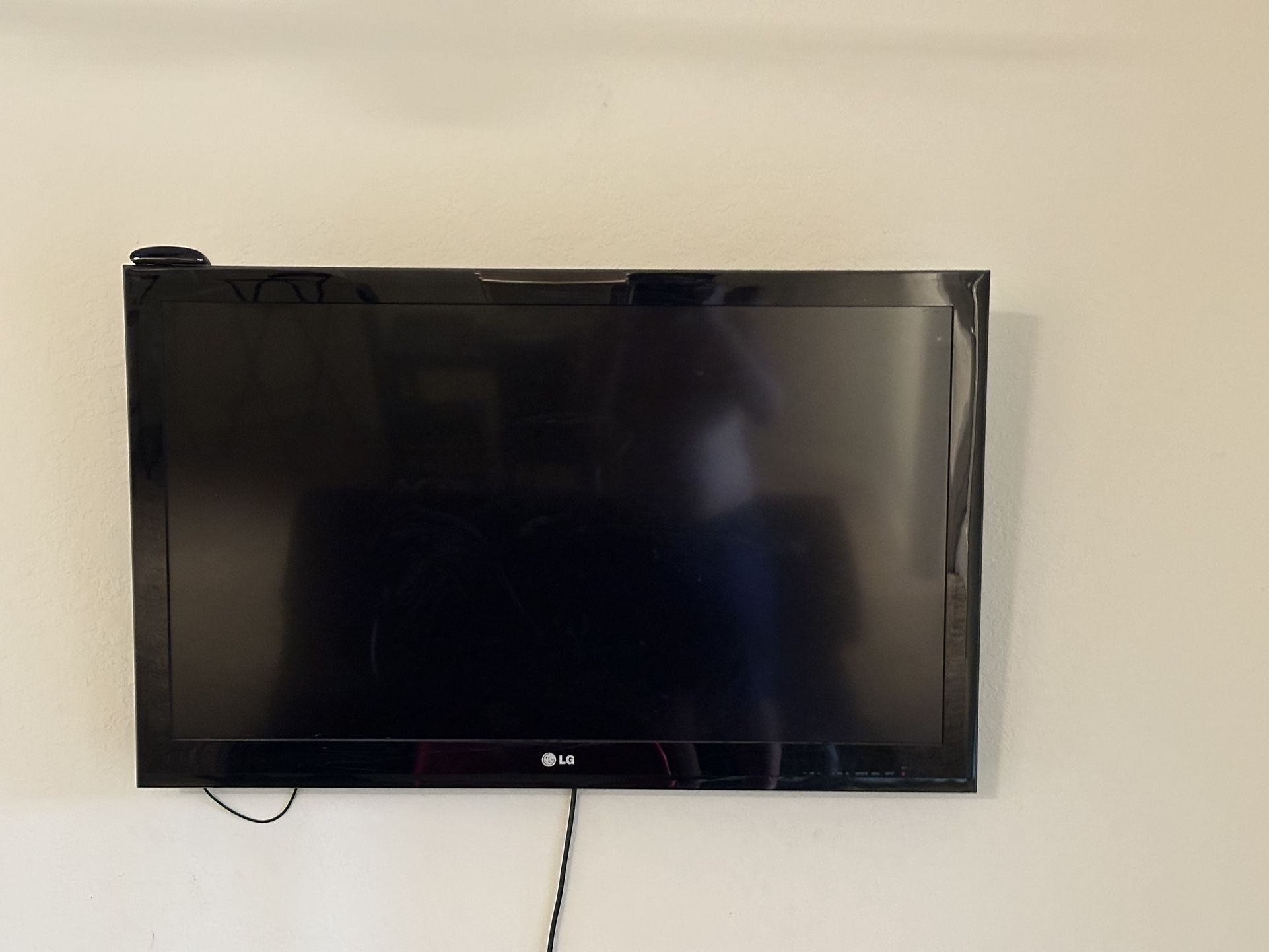 40 Inch TV With Roku