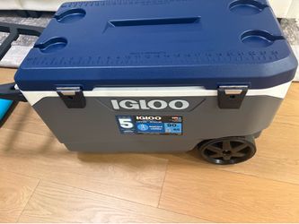 Igloo MaxCold Latitude 90 Quart Rolling Cooler