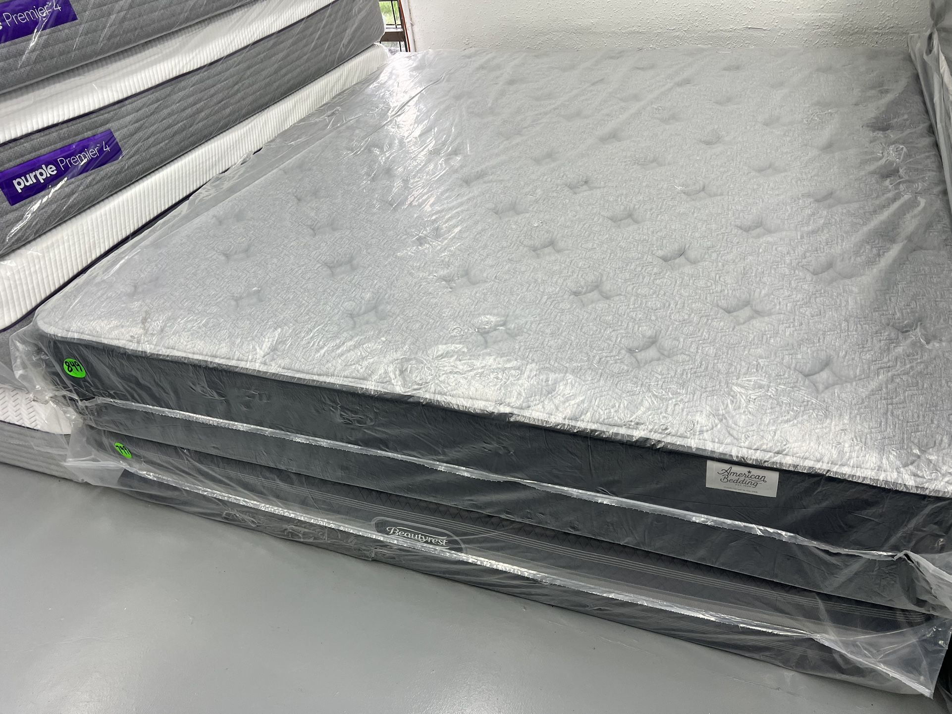 KING SIZE AMERICAN BEDDING MATTRESS & BOX SPRINGS BED SET