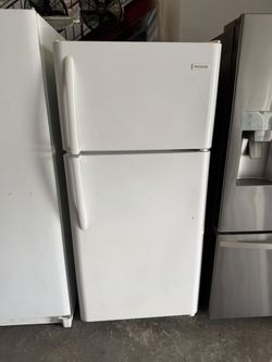 30” à FRIGIDAIRE TOP FREEZER WHITE BLANCO WORKING PROPERLY WARRANTY DELIVERY SERVICES