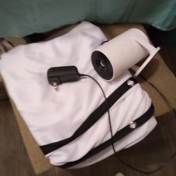 Projector 100in And 100in Screen 