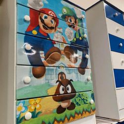 Dresser Mario