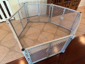 North States Superyard Safety Gate / Playpen / Petyard
