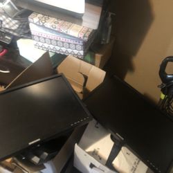 Samsung 22” Monitors With Stand 