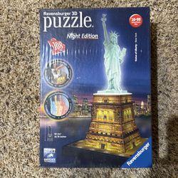 Ravensburger Statue of Liberty - Night Edition 3D Puzzle (108 piece)