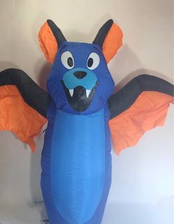 Halloween Home Accents Inflatable 4 Ft LED Lighted Bat Works!