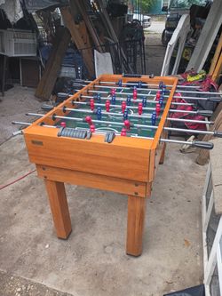 4 in 1 combo game table. Missing accessories for Tennis and hockey.